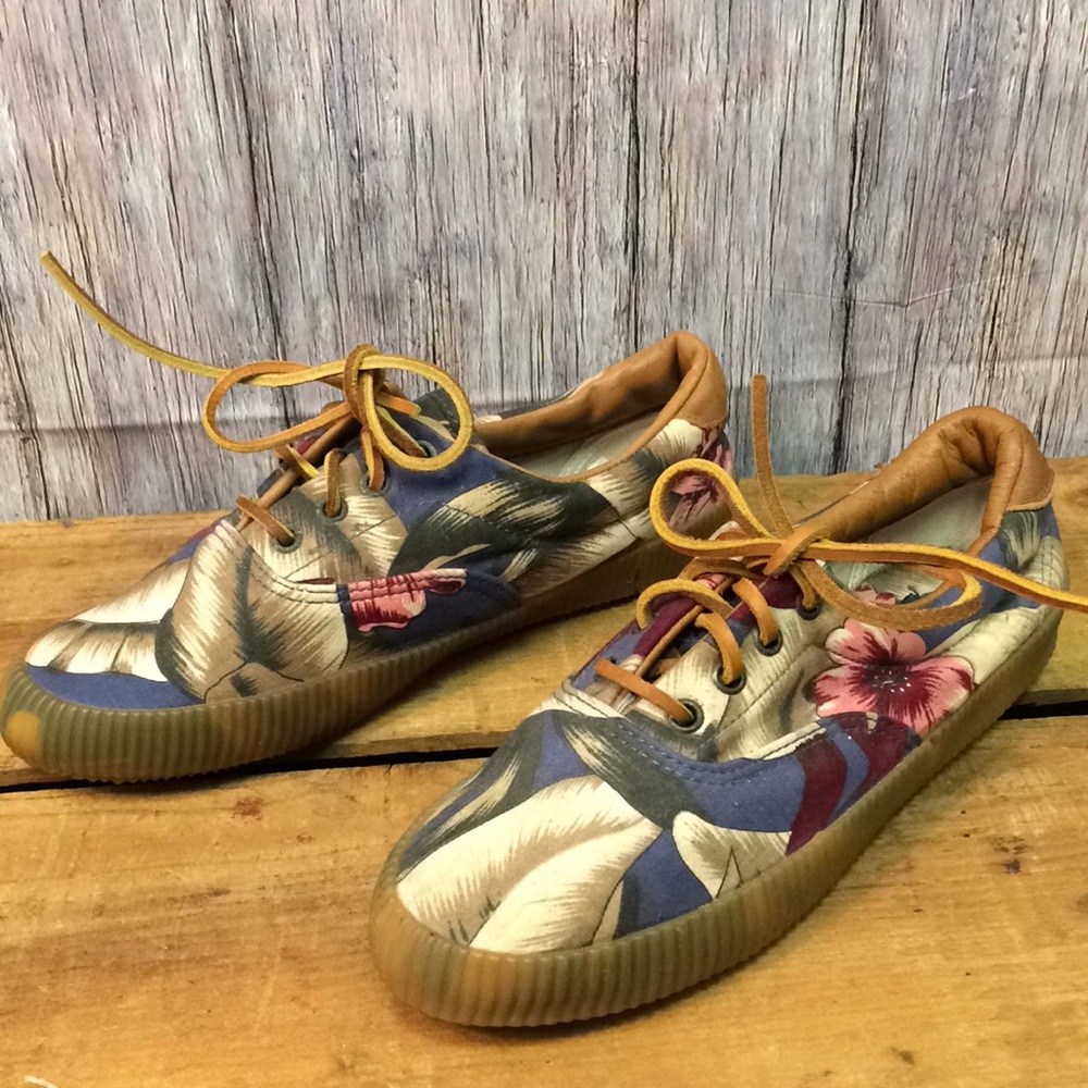 Vintage 1990’s Cole Haan floral canvas sneakers